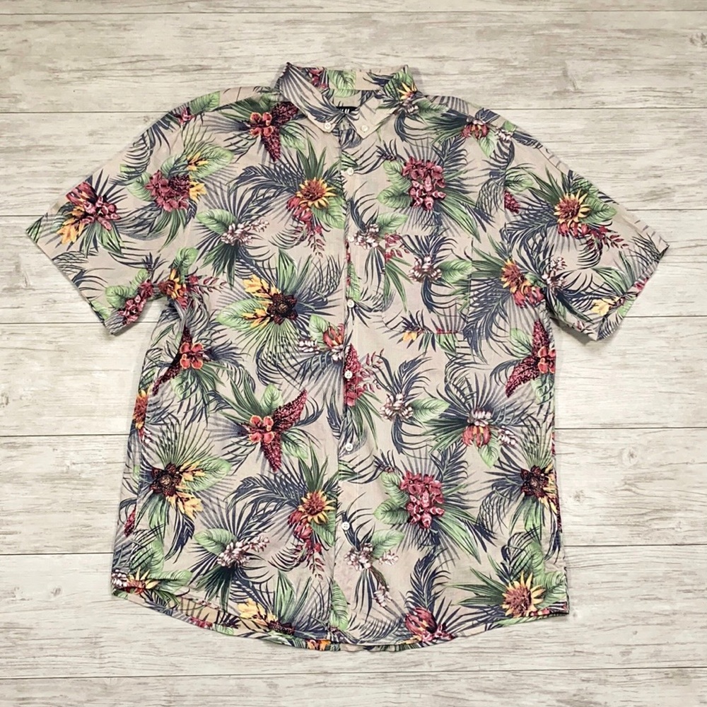 H&M S/S Button-Up - Picture 3 of 5
